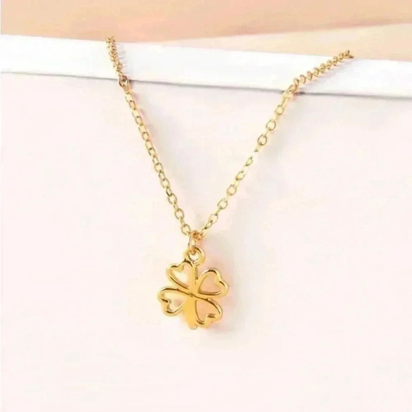 ⚠️Clearance Lucky Clover Charm Necklace Yellow Gold - Picture 2 of 5